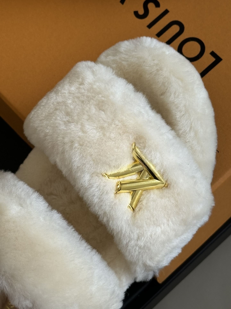 Louis Vuitton Slippers